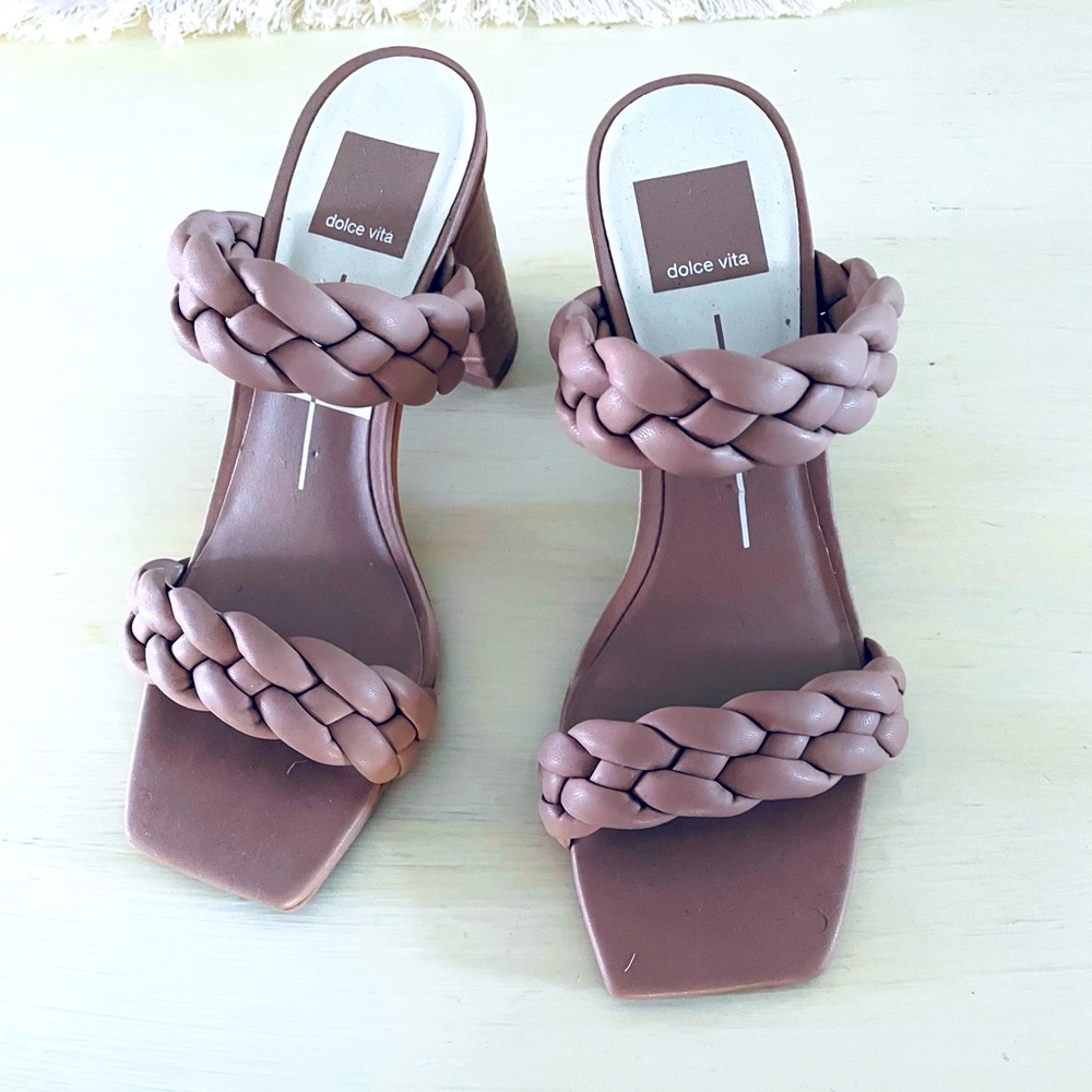 LIKE NEW 👡 Dolce Vita sandals.
